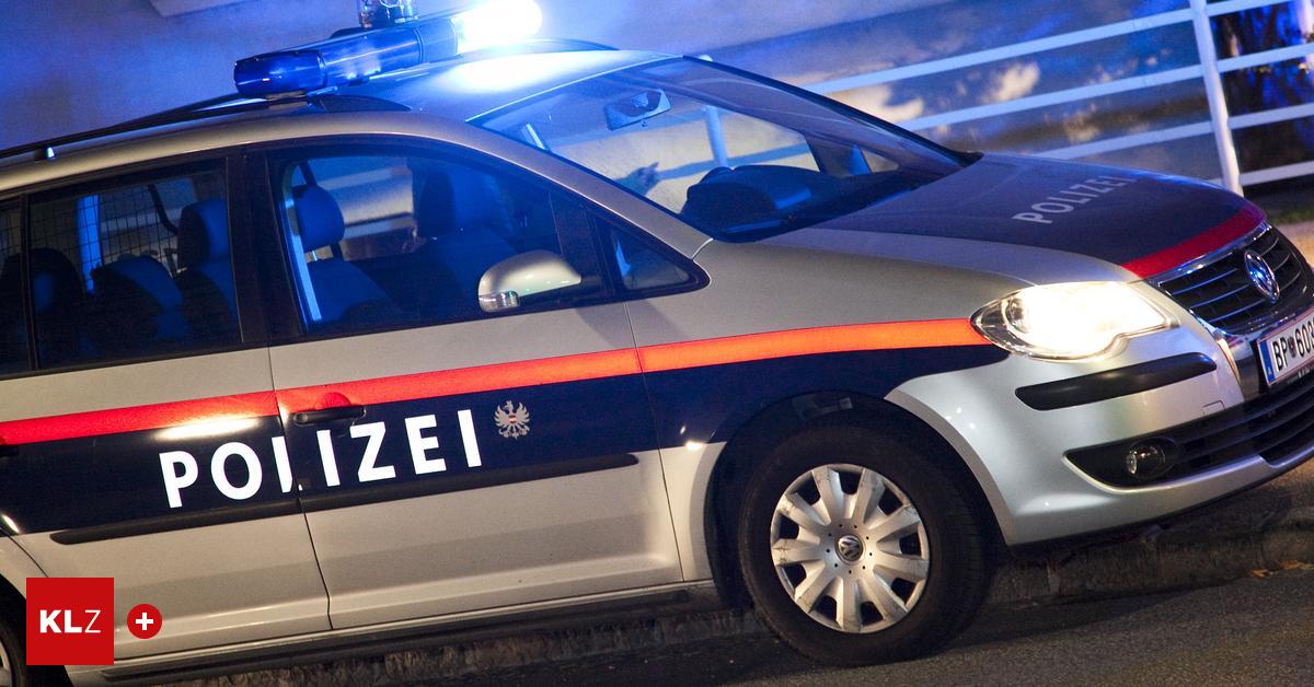 Gratwein Pkw Krachte In Einen Traktor Zwei Personen Verletzt